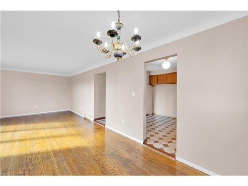 112 Purdy Crescent, Hamilton, ON - Indoor Photo Showing Other Room