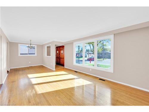 112 Purdy Crescent, Hamilton, ON - Indoor Photo Showing Other Room