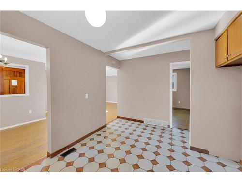 112 Purdy Crescent, Hamilton, ON - Indoor Photo Showing Other Room
