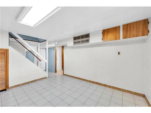 112 Purdy Crescent, Hamilton, ON - Indoor Photo Showing Other Room