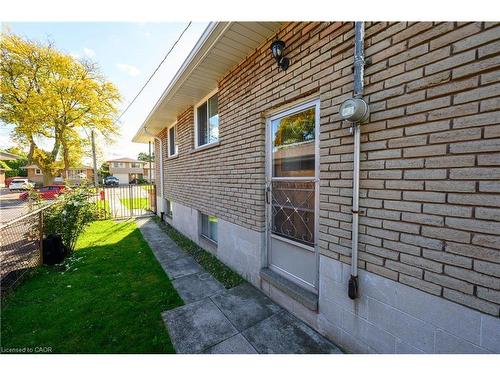 112 Purdy Crescent, Hamilton, ON - Outdoor With Exterior