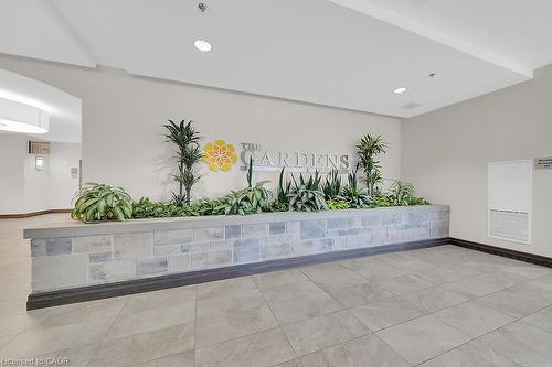 418-3290 New Street, Burlington, ON - Indoor Photo Showing Other Room