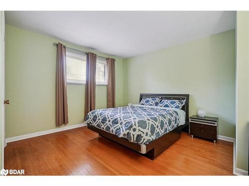 57 East 36Th Street, Hamilton, ON - Indoor Photo Showing Bedroom