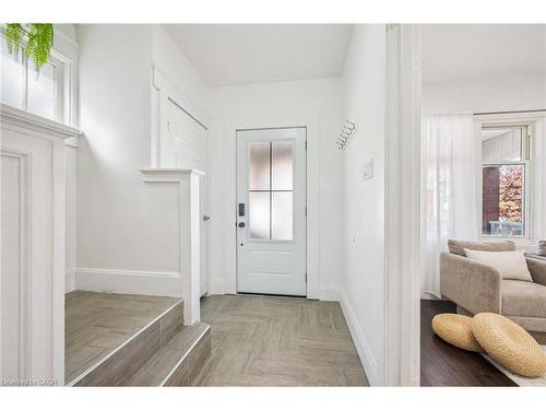 405 Wellington Street N, Kitchener, ON - Indoor Photo Showing Other Room