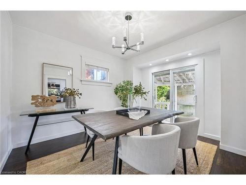 405 Wellington Street N, Kitchener, ON - Indoor Photo Showing Dining Room