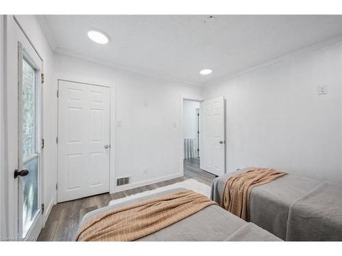 405 Wellington Street N, Kitchener, ON - Indoor Photo Showing Bedroom
