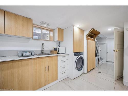 405 Wellington Street N, Kitchener, ON - Indoor Photo Showing Laundry Room