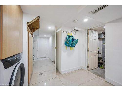 405 Wellington Street N, Kitchener, ON - Indoor Photo Showing Laundry Room