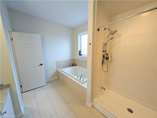 37 Mull Avenue, Caledonia, ON - Indoor Photo Showing Bathroom