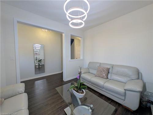 37 Mull Avenue, Caledonia, ON - Indoor Photo Showing Living Room