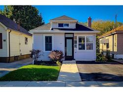 86 East 18th Street  Hamilton, ON L9A 4N8