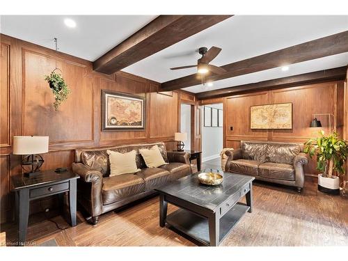 94 Dorchester Drive, Grimsby, ON - Indoor Photo Showing Living Room