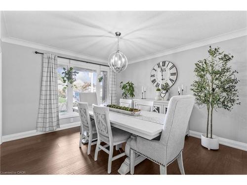 94 Dorchester Drive, Grimsby, ON - Indoor Photo Showing Dining Room