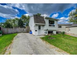 36 Lamb Court  Hamilton, ON L8T 4S9