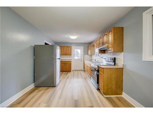 36 Lamb Court, Hamilton, ON - Indoor Photo Showing Kitchen