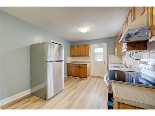 36 Lamb Court, Hamilton, ON - Indoor Photo Showing Kitchen