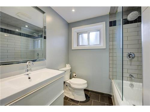 36 Lamb Court, Hamilton, ON - Indoor Photo Showing Bathroom