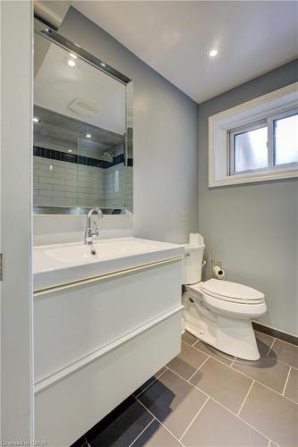 36 Lamb Court, Hamilton, ON - Indoor Photo Showing Bathroom