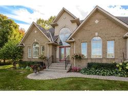 3 Diiorio Circle  Ancaster, ON L9K 1S9