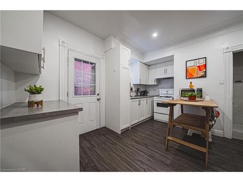215 Mary Street, Hamilton, ON - Indoor Photo Showing Kitchen