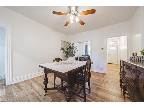 215 Mary Street, Hamilton, ON - Indoor Photo Showing Dining Room