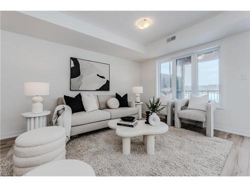 A4-15 Stauffer Woods Trail, Kitchener, ON - Indoor Photo Showing Living Room