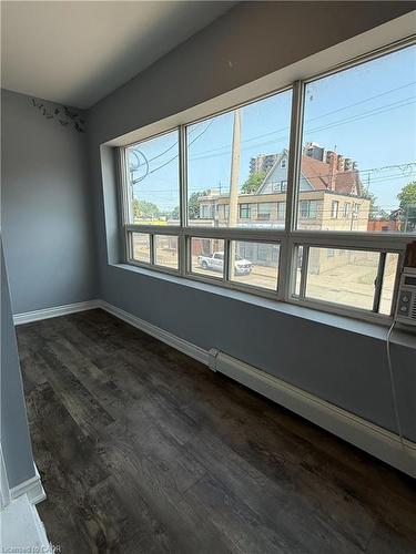 2-590 Main Street E, Hamilton, ON - Indoor Photo Showing Other Room