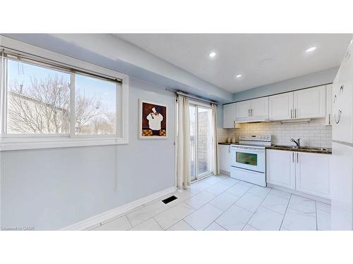 43-1155 Paramount Drive, Stoney Creek, ON - Indoor Photo Showing Kitchen With Double Sink
