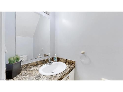 43-1155 Paramount Drive, Stoney Creek, ON - Indoor Photo Showing Bathroom