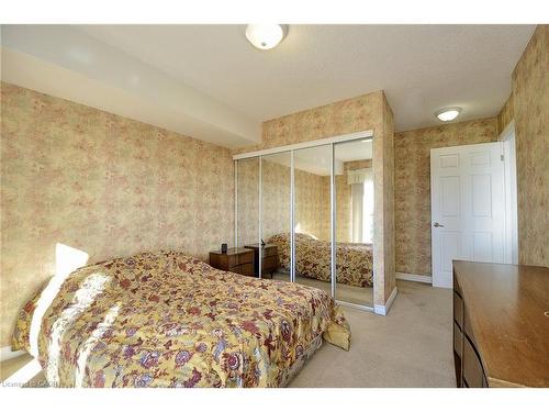1210-237 King Street W, Cambridge, ON - Indoor Photo Showing Bedroom