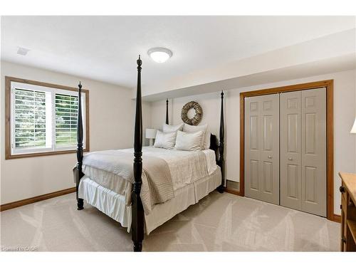 9 Mays Crescent, Waterdown, ON - Indoor Photo Showing Bedroom