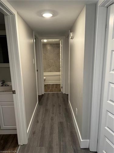 20 Oxford Street W, London, ON - Indoor Photo Showing Other Room