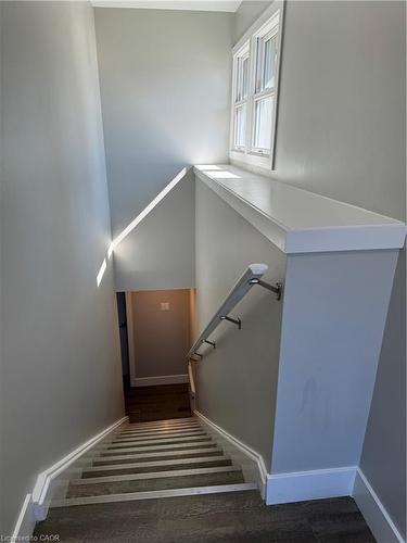 20 Oxford Street W, London, ON - Indoor Photo Showing Other Room