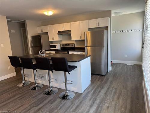 20 Oxford Street W, London, ON - Indoor Photo Showing Kitchen