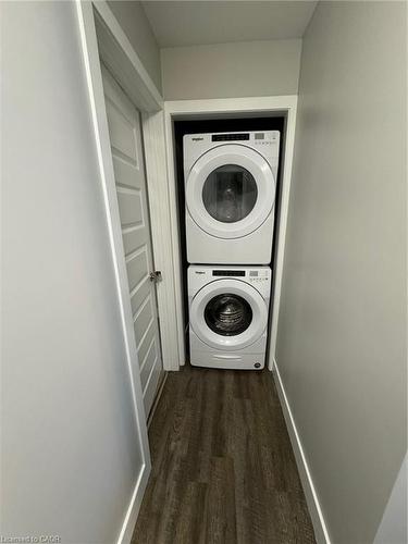 20 Oxford Street W, London, ON - Indoor Photo Showing Laundry Room