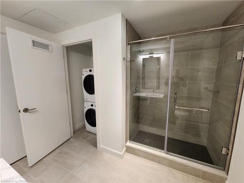 306-741 King Street W, Kitchener, ON - Indoor Photo Showing Bathroom