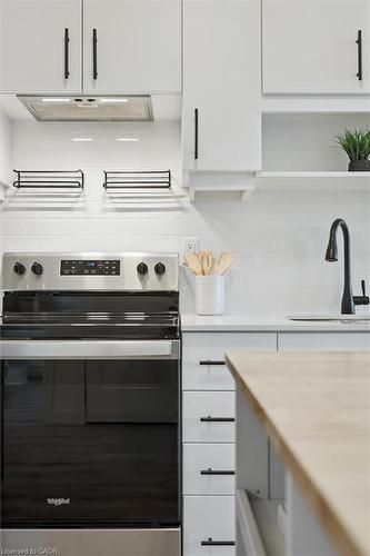 516-251 Northfield Drive E, Waterloo, ON - Indoor Photo Showing Kitchen