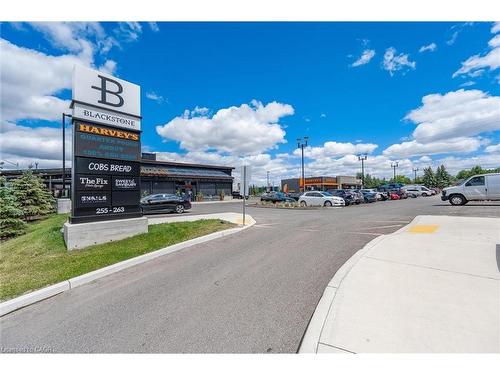 516-251 Northfield Drive E, Waterloo, ON - Outdoor