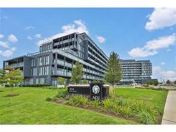 A313-3210 Dakota Common  Burlington, ON L7M 2A8