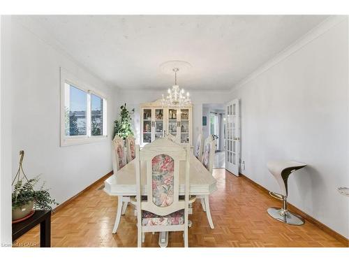 2 Morningstar Court, Hamilton, ON - Indoor Photo Showing Dining Room