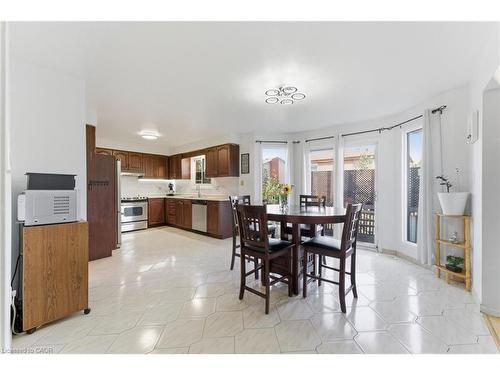 2 Morningstar Court, Hamilton, ON - Indoor Photo Showing Dining Room