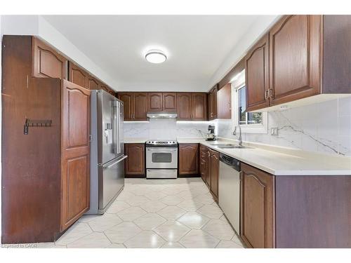 2 Morningstar Court, Hamilton, ON - Indoor Photo Showing Kitchen