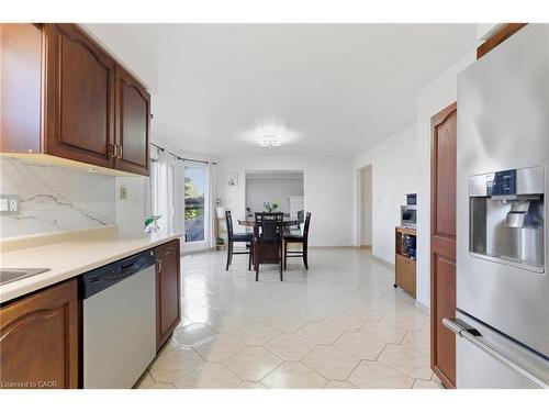 2 Morningstar Court, Hamilton, ON - Indoor Photo Showing Kitchen