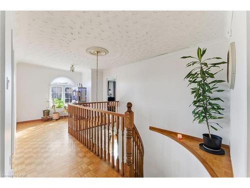 2 Morningstar Court, Hamilton, ON - Indoor Photo Showing Other Room