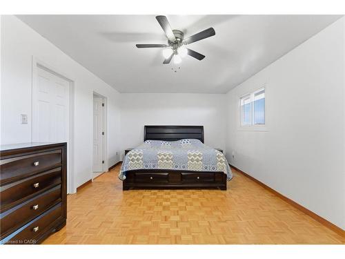 2 Morningstar Court, Hamilton, ON - Indoor Photo Showing Bedroom