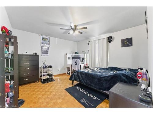 2 Morningstar Court, Hamilton, ON - Indoor Photo Showing Bedroom