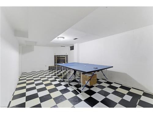 2 Morningstar Court, Hamilton, ON - Indoor Photo Showing Other Room