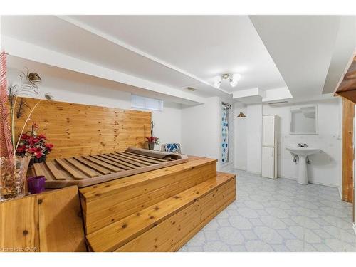 2 Morningstar Court, Hamilton, ON - Indoor Photo Showing Other Room