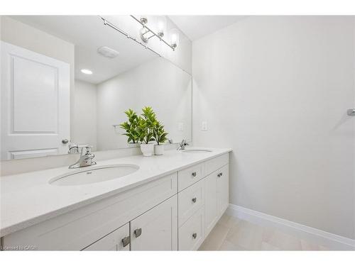 109 Catherine Street, New Hamburg, ON - Indoor Photo Showing Bathroom