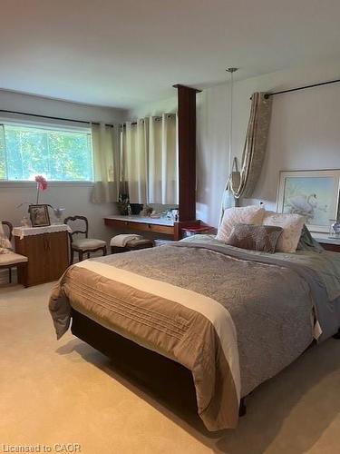 132 Hillcrest Avenue, Flamborough, ON - Indoor Photo Showing Bedroom